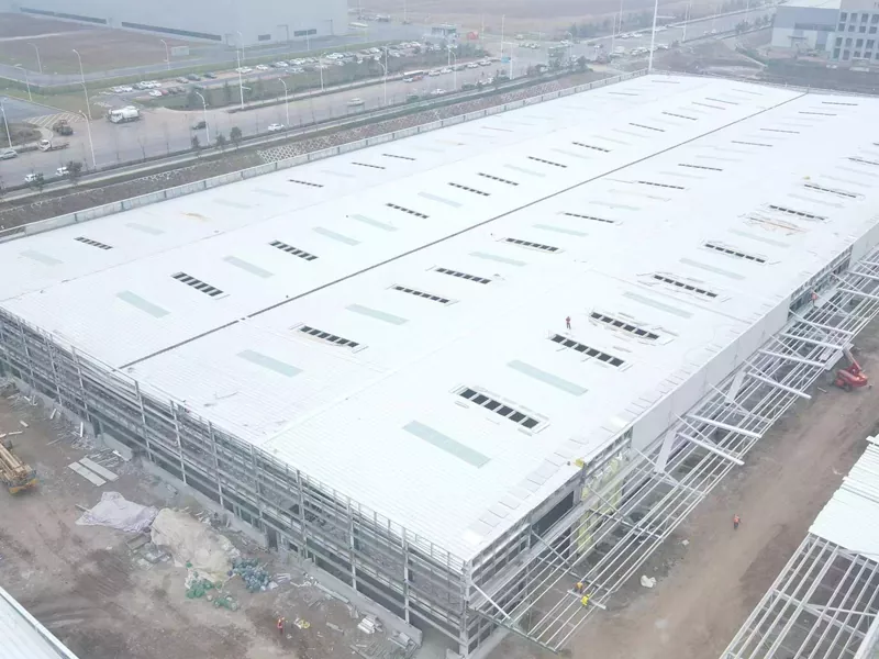 Dinding panel sandwich struktur baja span besar