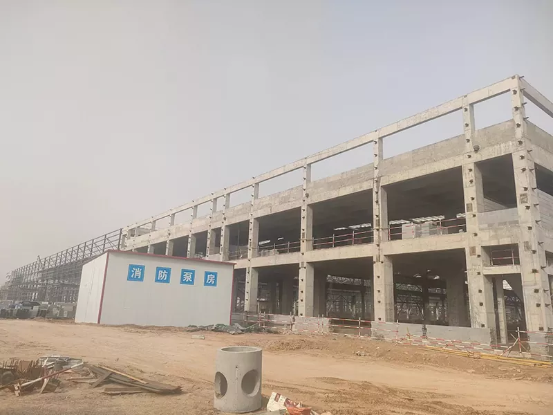 Pembangunan gudang struktur baja prefab