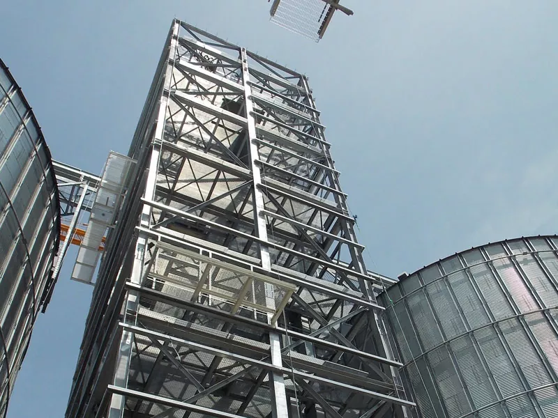 Apa peran menara struktur baja dalam infrastruktur modern?